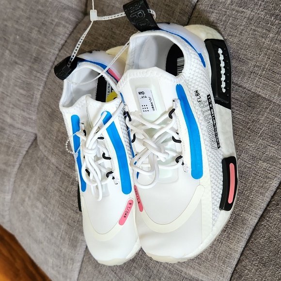 Nwt Adidas NMD_R1 Spectoo 'Cloud White' FZ3209 womens size 5 - Picture 8 of 12